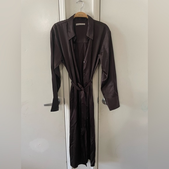 Abercrombie & Fitch brown long sleeve satin midi dress - Picture 3 of 6